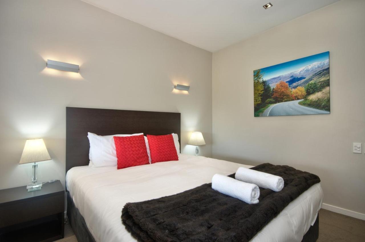 Pure Retreat Lake View Куийнстаун Екстериор снимка