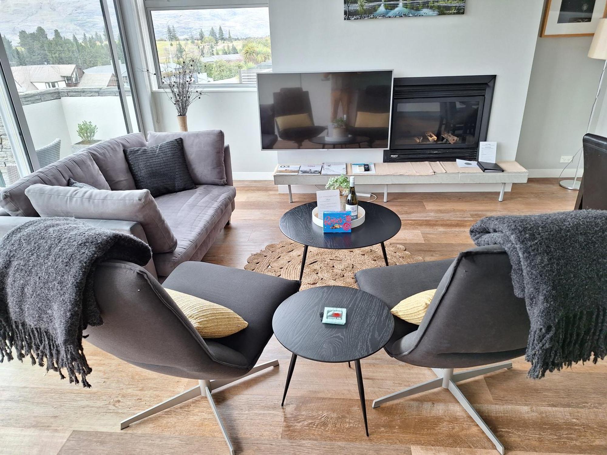 Pure Retreat Lake View Куийнстаун Екстериор снимка